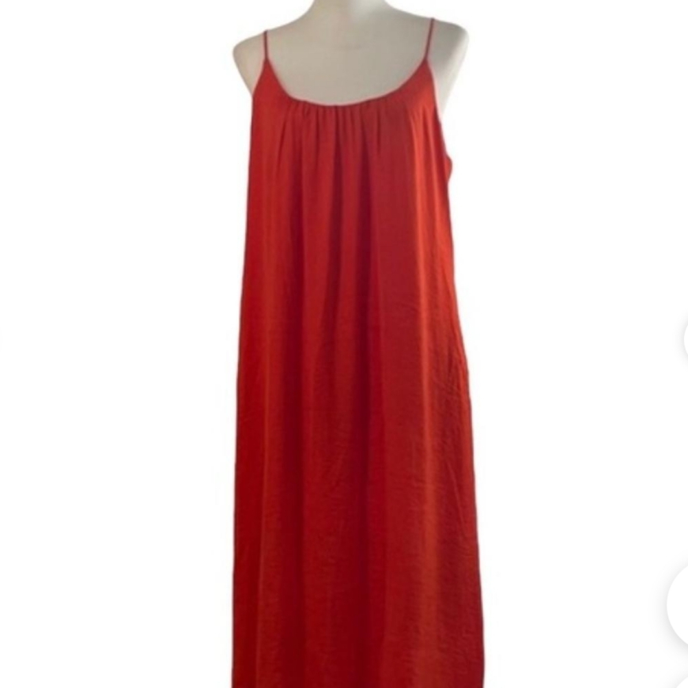 Red Sleeveless Maxi Dress